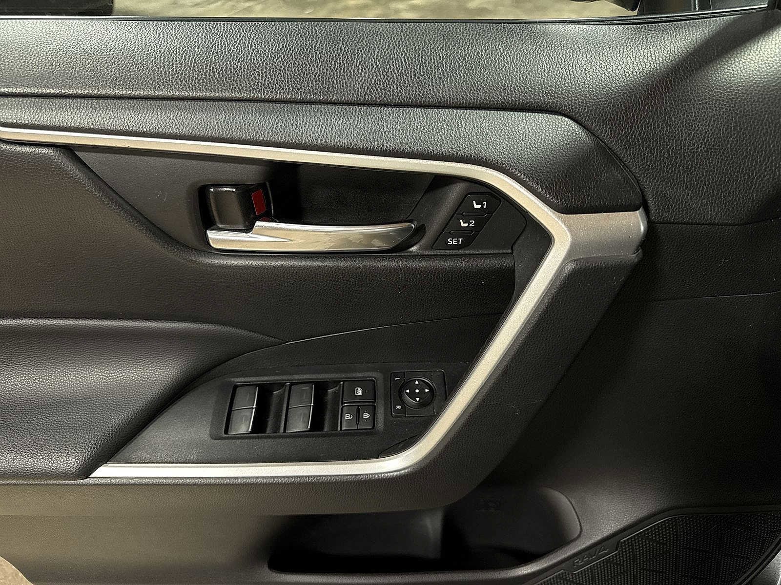 Thumbnail: 2023 Toyota RAV4 - 22