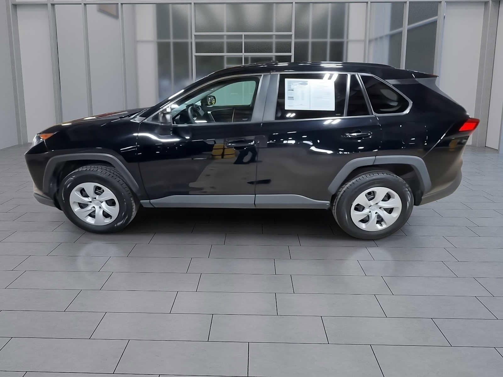 Thumbnail: 2019 Toyota RAV4 - 3