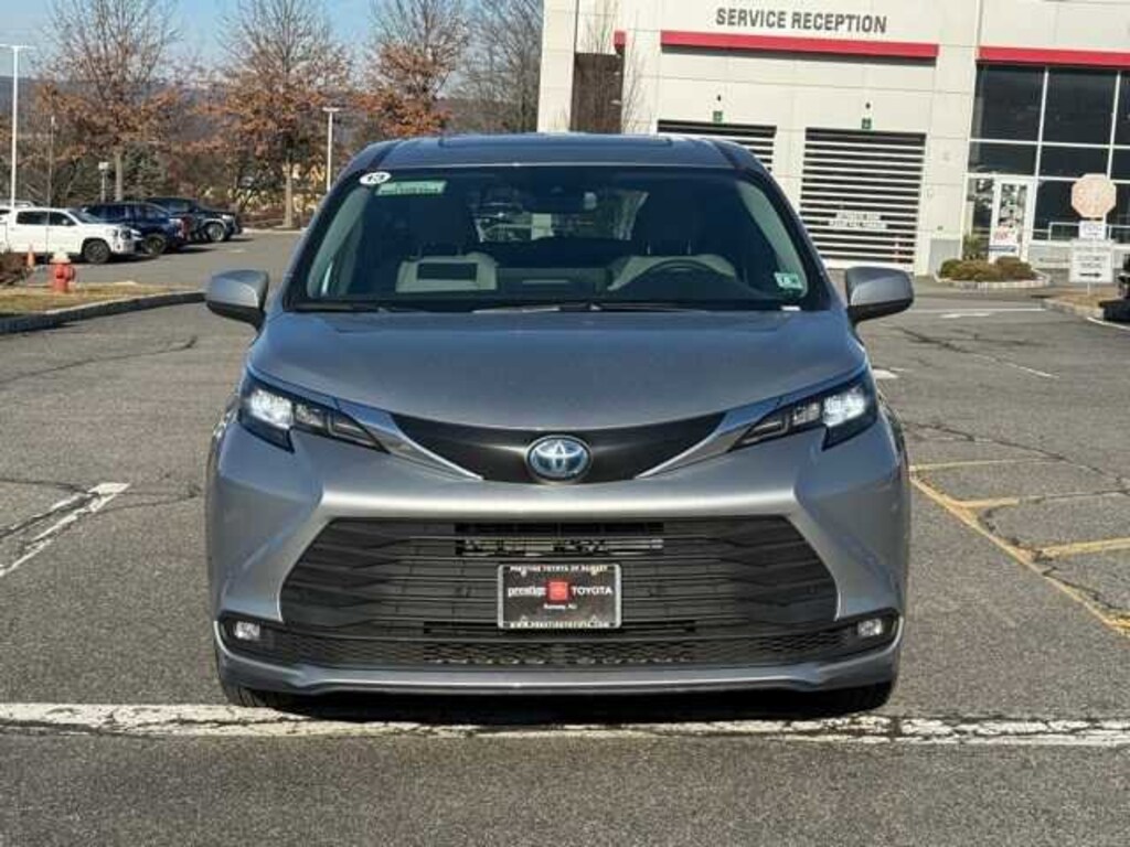 Used 2025 Toyota Sienna XLE 7 Passenger Van Passenger Van