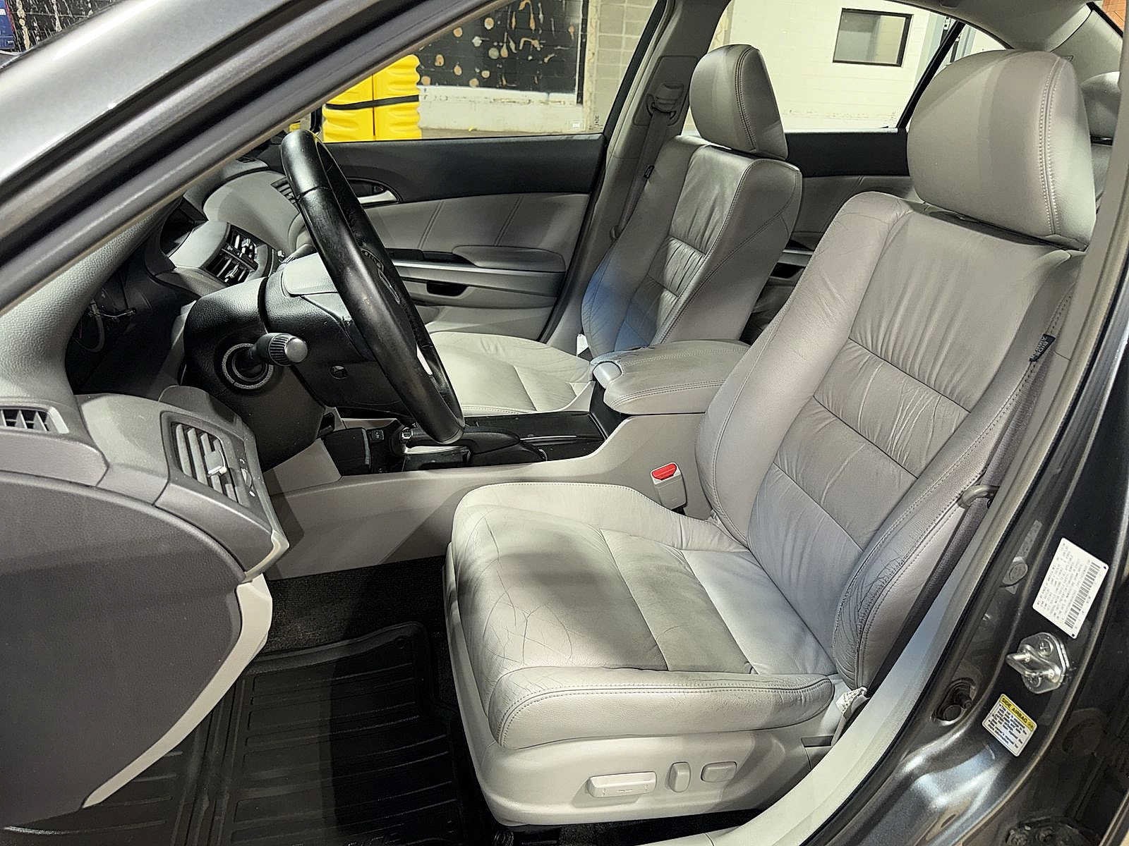 Thumbnail: 2009 Honda Accord - 14