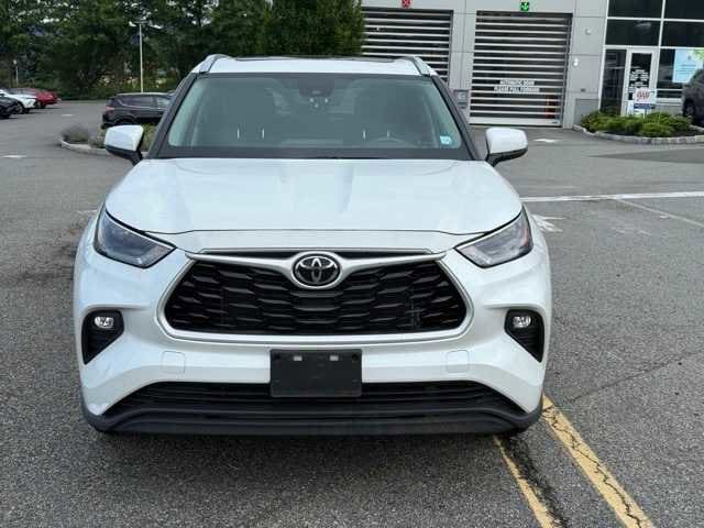 Thumbnail: 2022 Toyota Highlander - 2