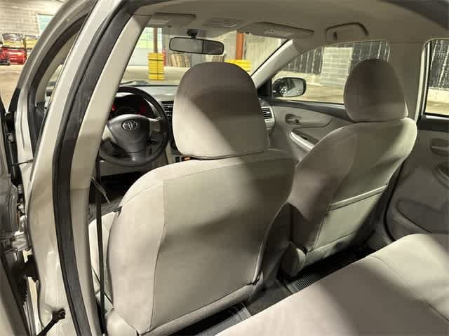Thumbnail: 2011 Toyota Corolla - 25