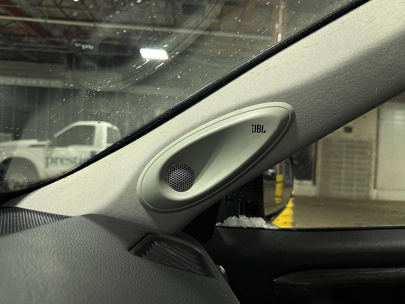 Thumbnail: 2020 Toyota Highlander - 35