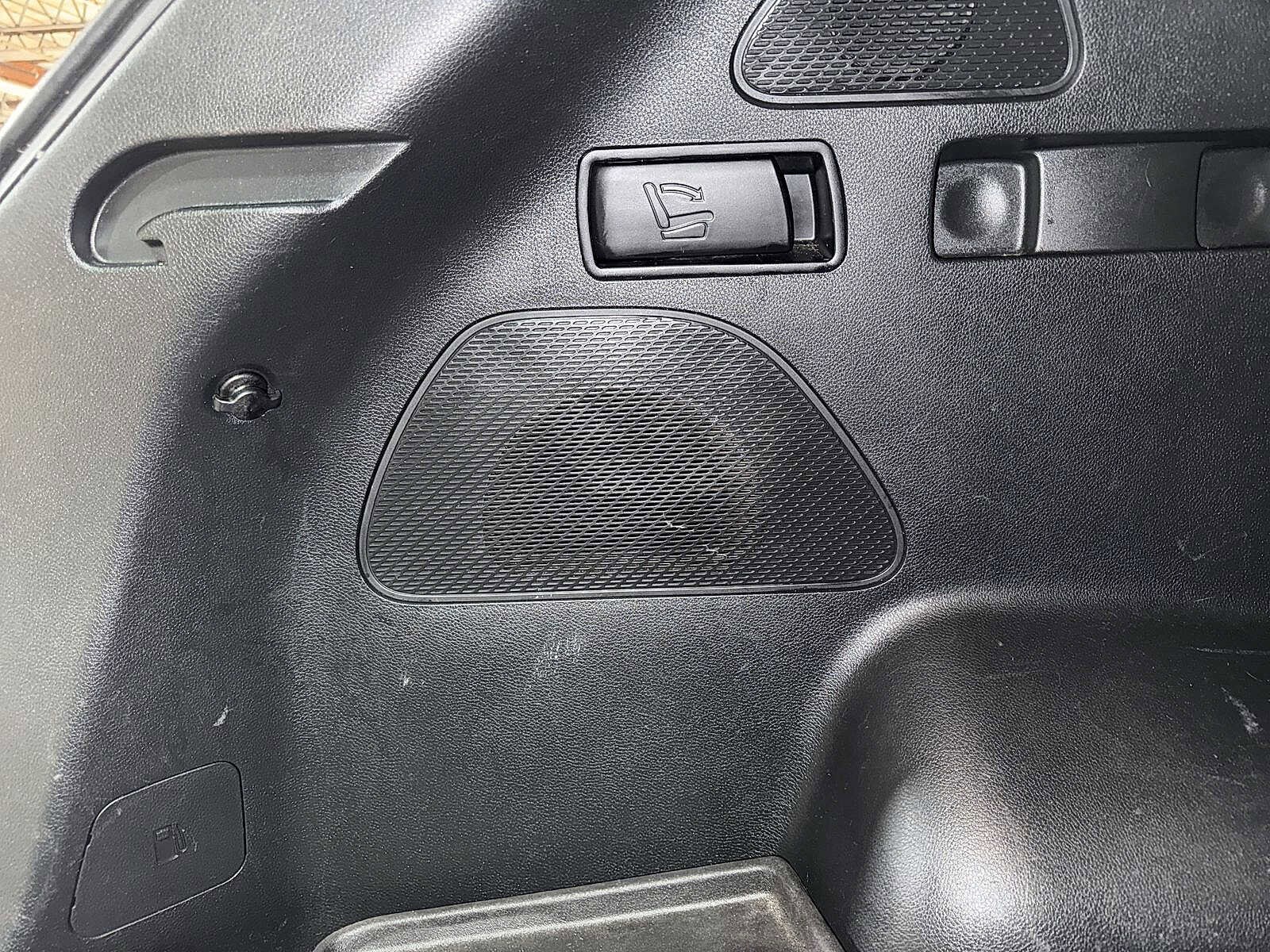 Thumbnail: 2018 Hyundai Santa Fe - 27