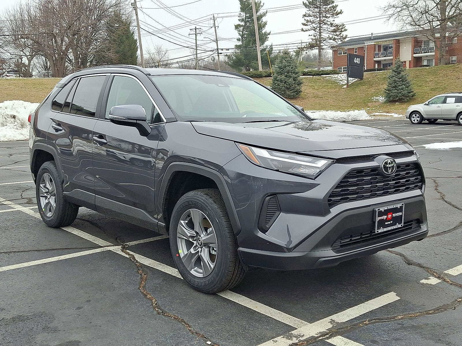 Thumbnail: 2025 Toyota RAV4 - 16