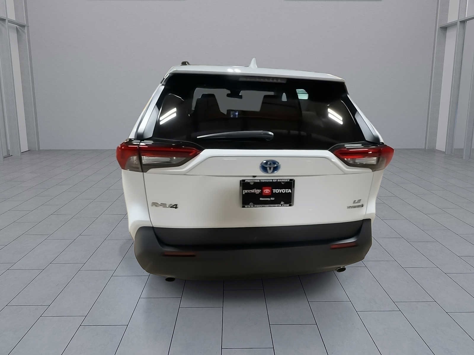 Thumbnail: 2021 Toyota RAV4 - 7