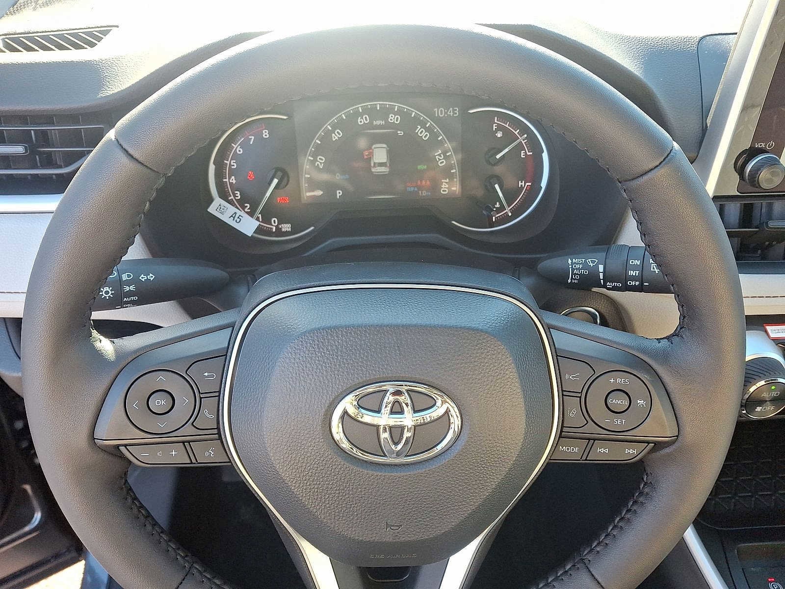 Thumbnail: 2025 Toyota RAV4 - 23