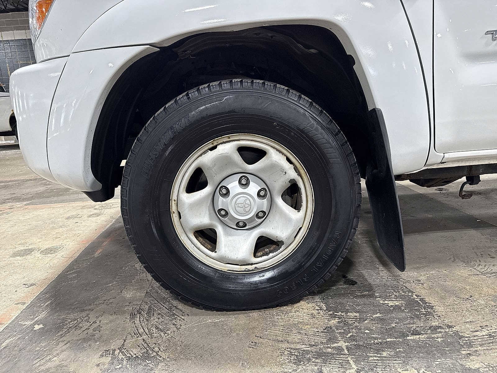 Thumbnail: 2010 Toyota Tacoma - 10