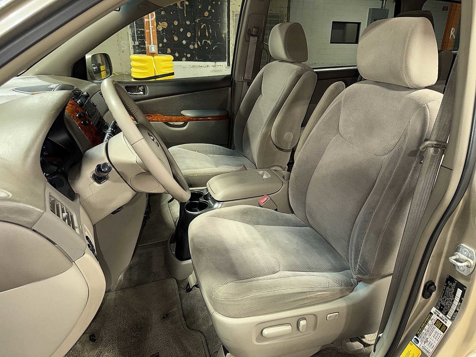 Thumbnail: 2007 Toyota Sienna - 15