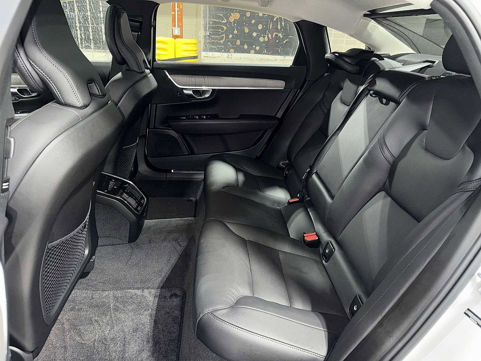 Thumbnail: 2025 Volvo S90 - 17