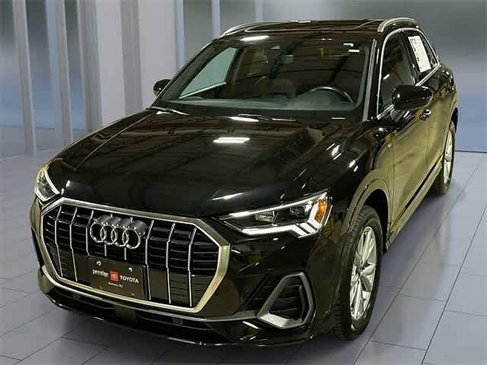 2024 Audi Q3 45 S line Premium
