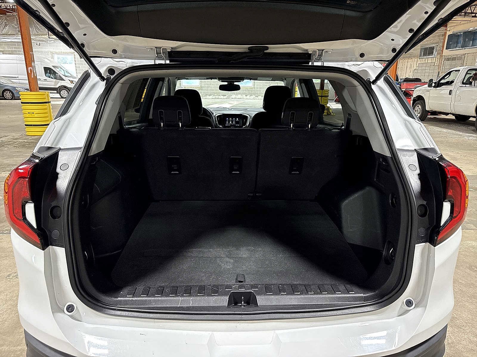 Thumbnail: 2018 GMC Terrain - 11