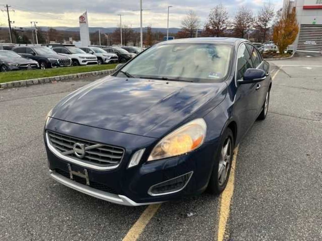 Used 2013 Volvo S60 T5 Sedan
