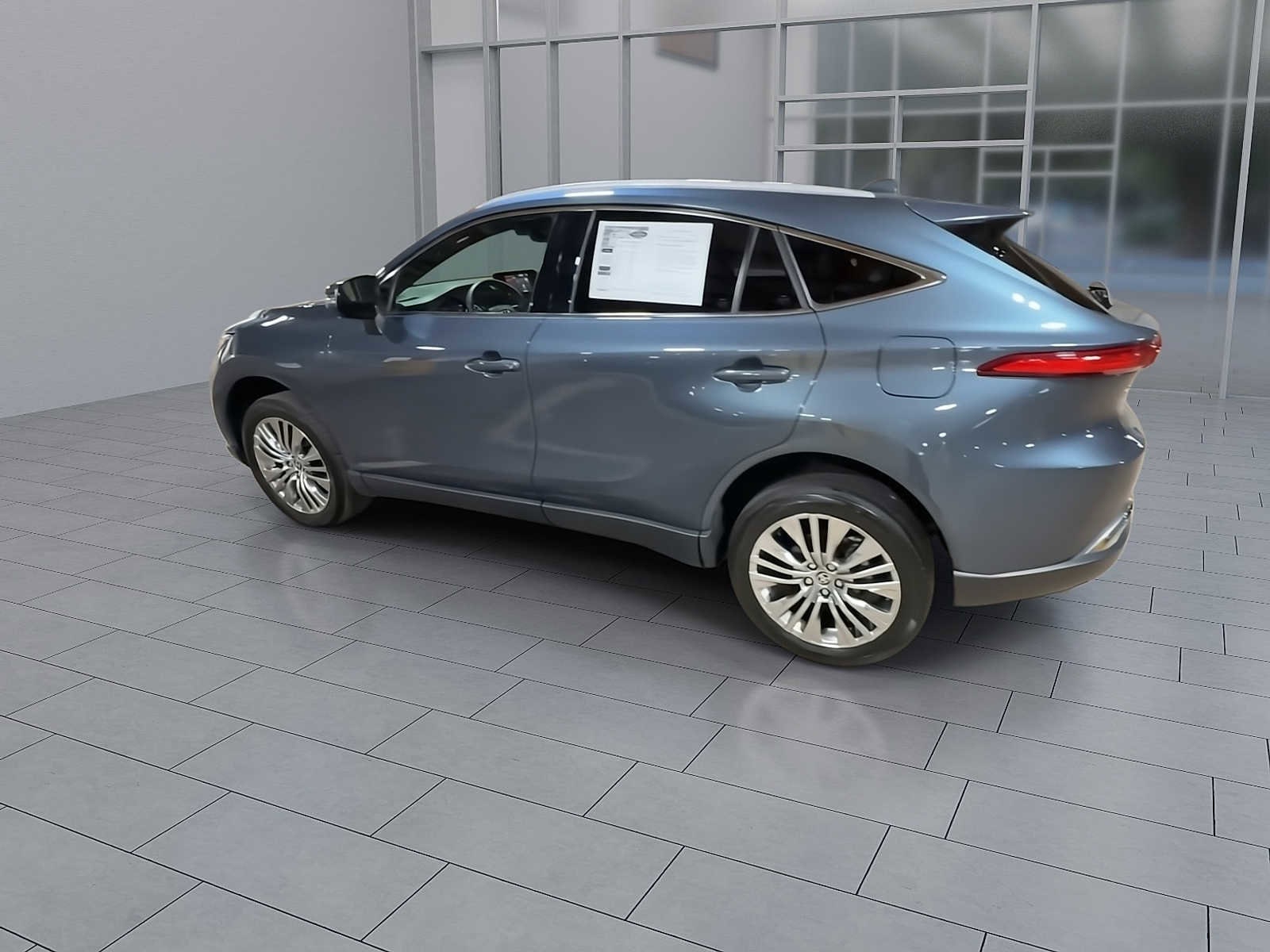 Thumbnail: 2022 Toyota Venza - 6