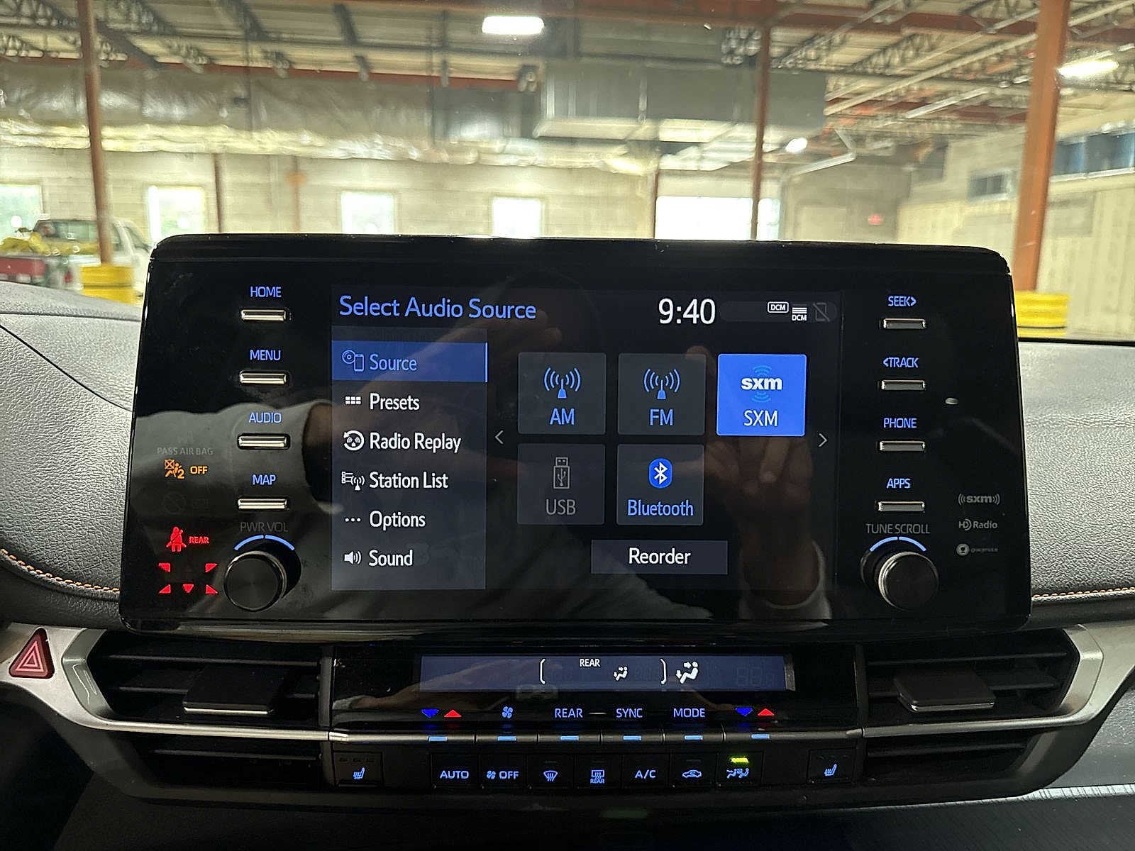 Thumbnail: 2023 Toyota Sienna - 22