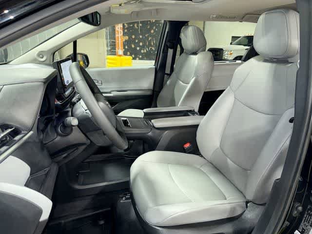 Thumbnail: 2025 Toyota Sienna - 15