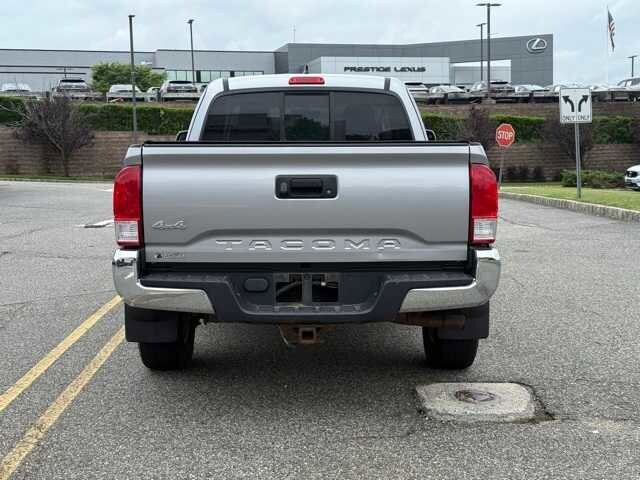 Thumbnail: 2017 Toyota Tacoma - 5