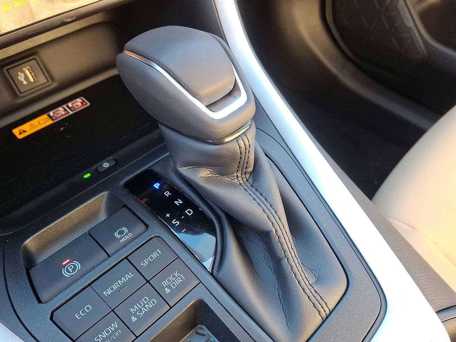 Thumbnail: 2025 Toyota RAV4 - 15