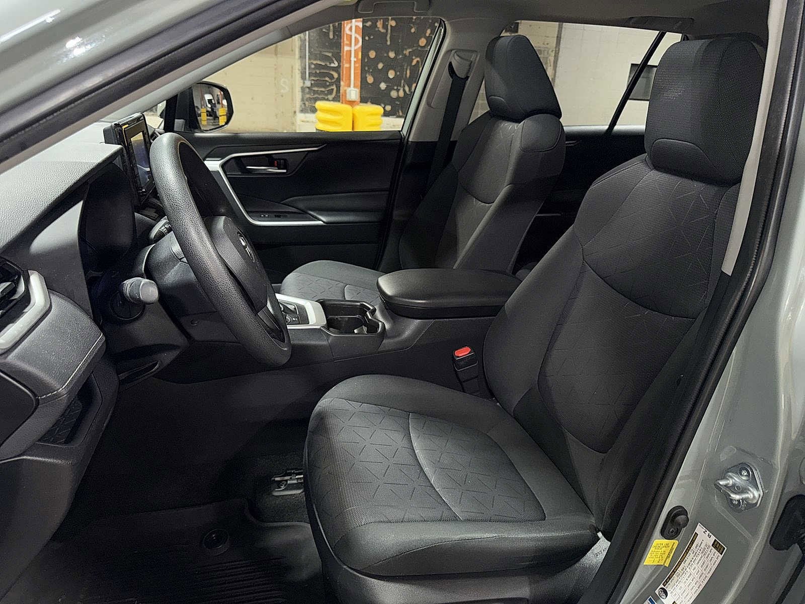 Thumbnail: 2021 Toyota RAV4 - 15