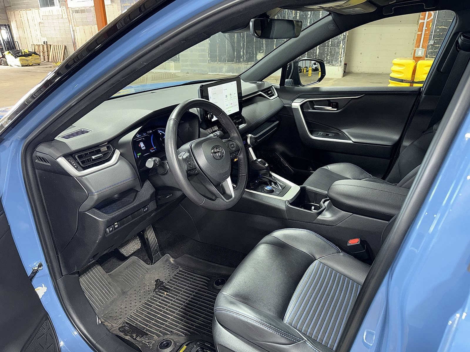 Thumbnail: 2023 Toyota RAV4 - 30