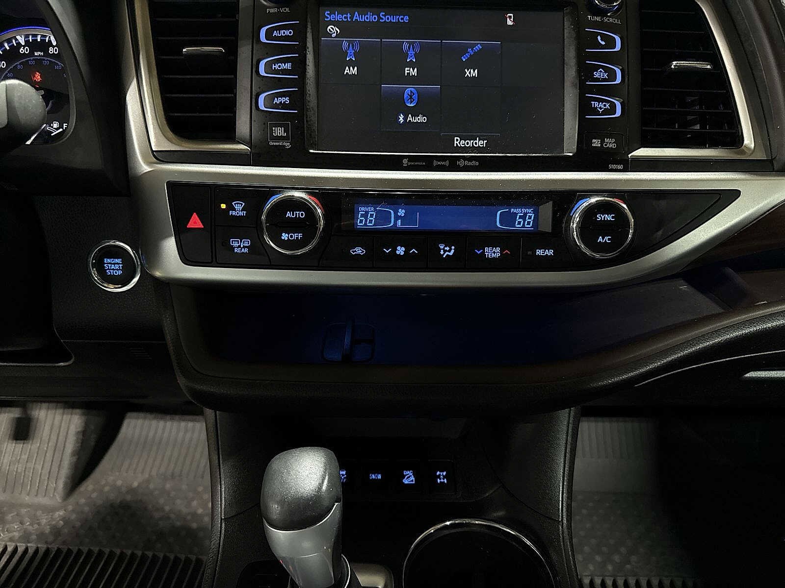 Thumbnail: 2016 Toyota Highlander - 23