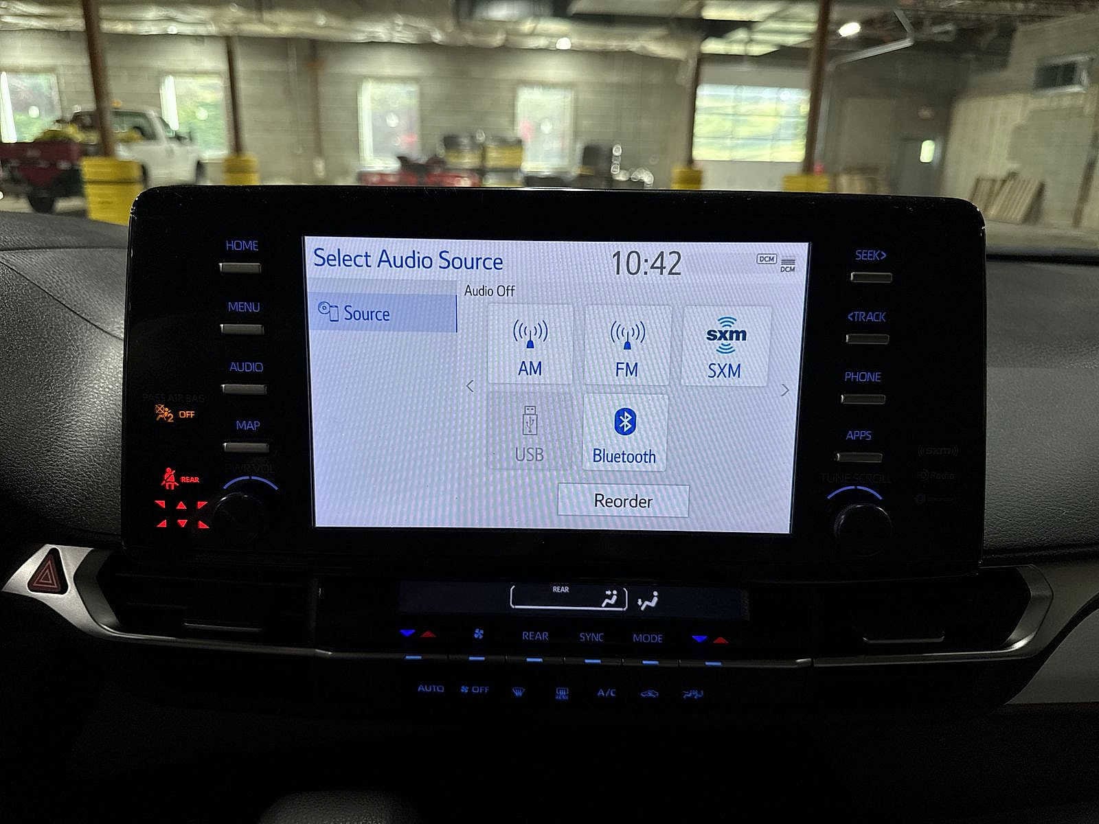 Thumbnail: 2023 Toyota Sienna - 21