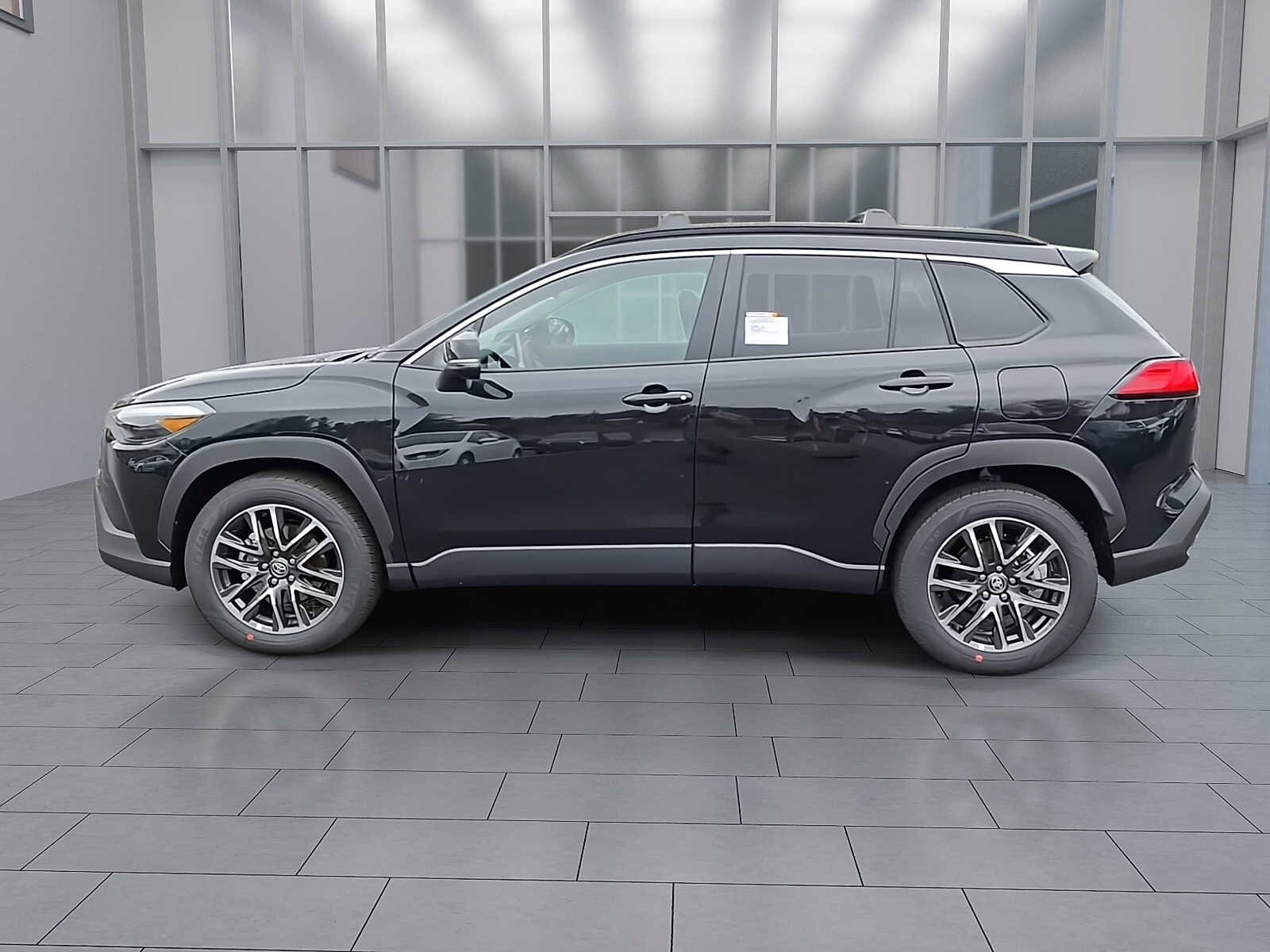 2026 Toyota Corolla Cross XLE photo 2