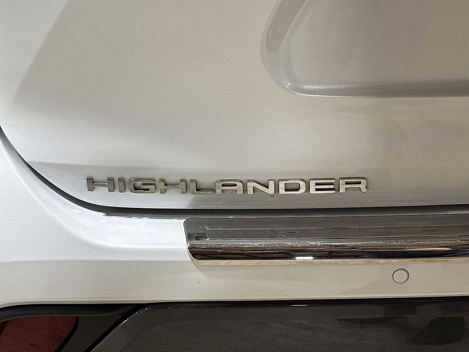 Thumbnail: 2023 Toyota Highlander - 27