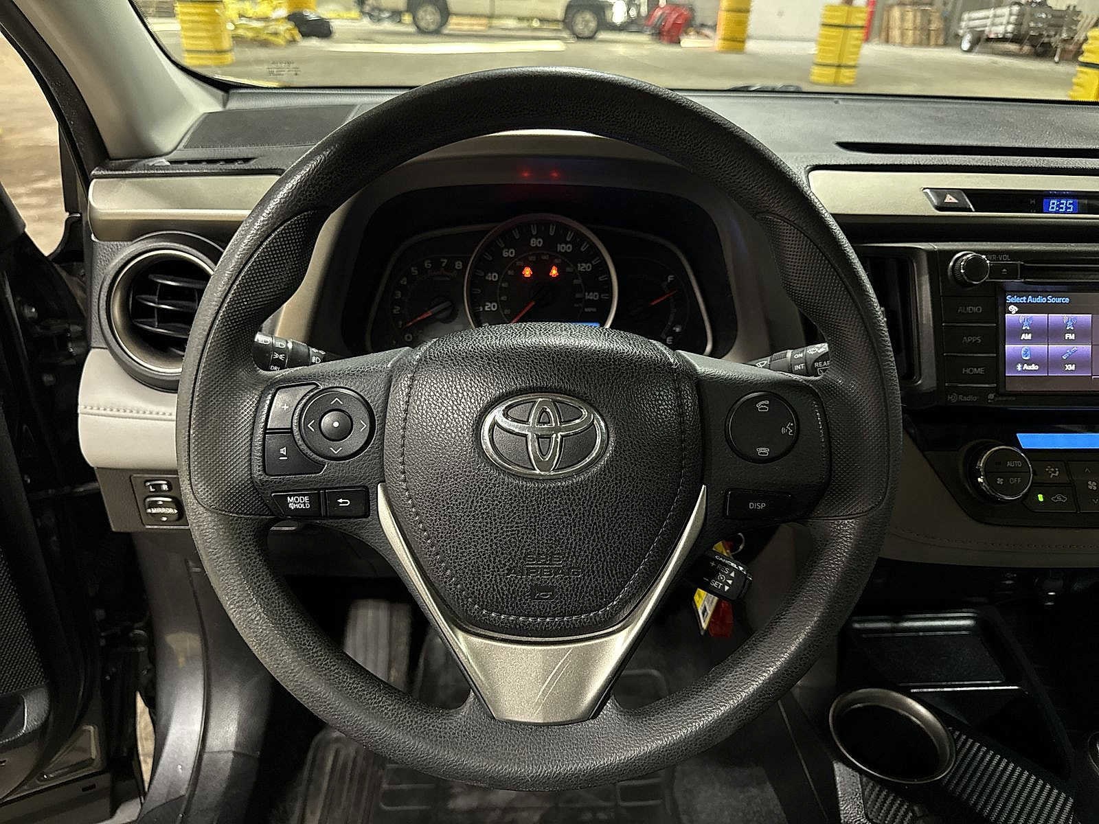 Thumbnail: 2014 Toyota RAV4 - 18