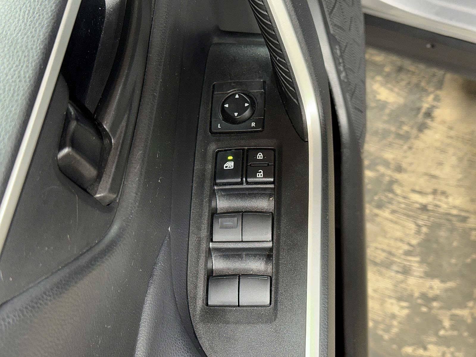 Thumbnail: 2023 Toyota RAV4 - 22