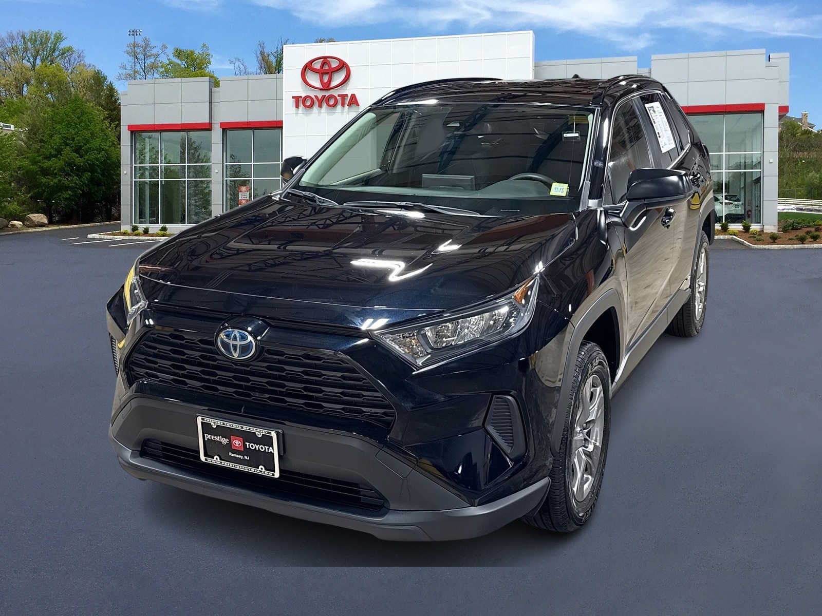 Thumbnail: 2022 Toyota RAV4 - 1