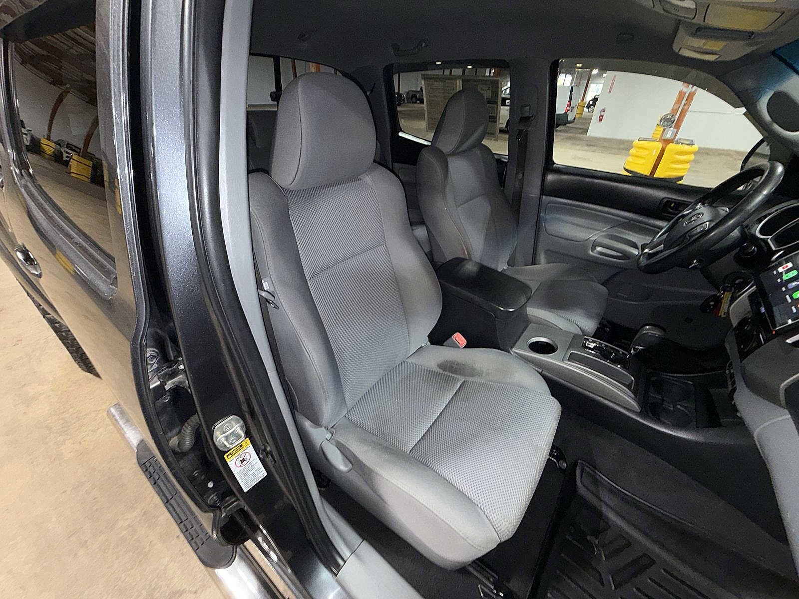 Thumbnail: 2012 Toyota Tacoma - 16