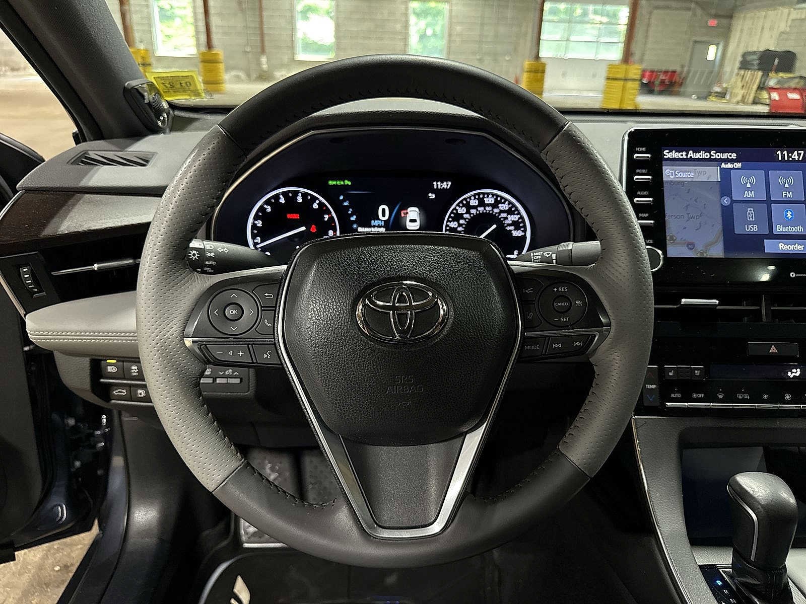 Thumbnail: 2020 Toyota Avalon - 18