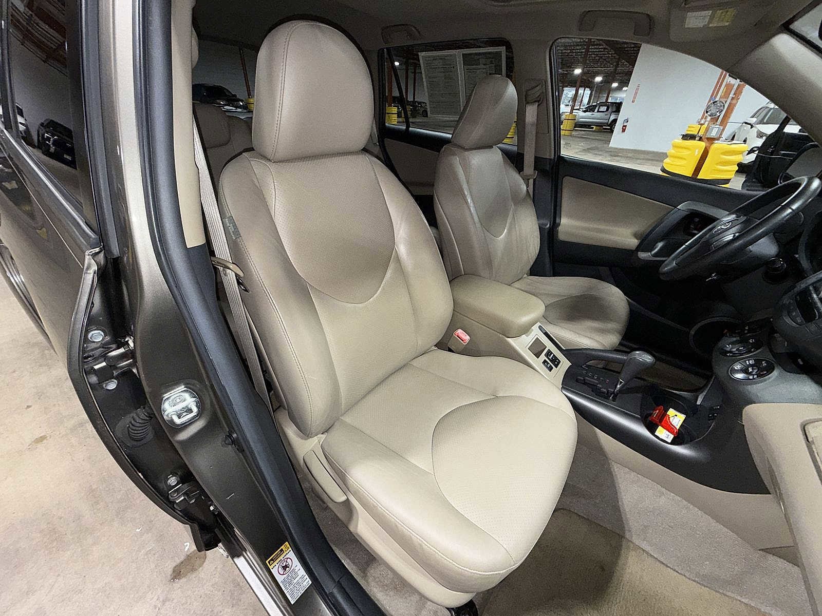 Thumbnail: 2009 Toyota RAV4 - 15