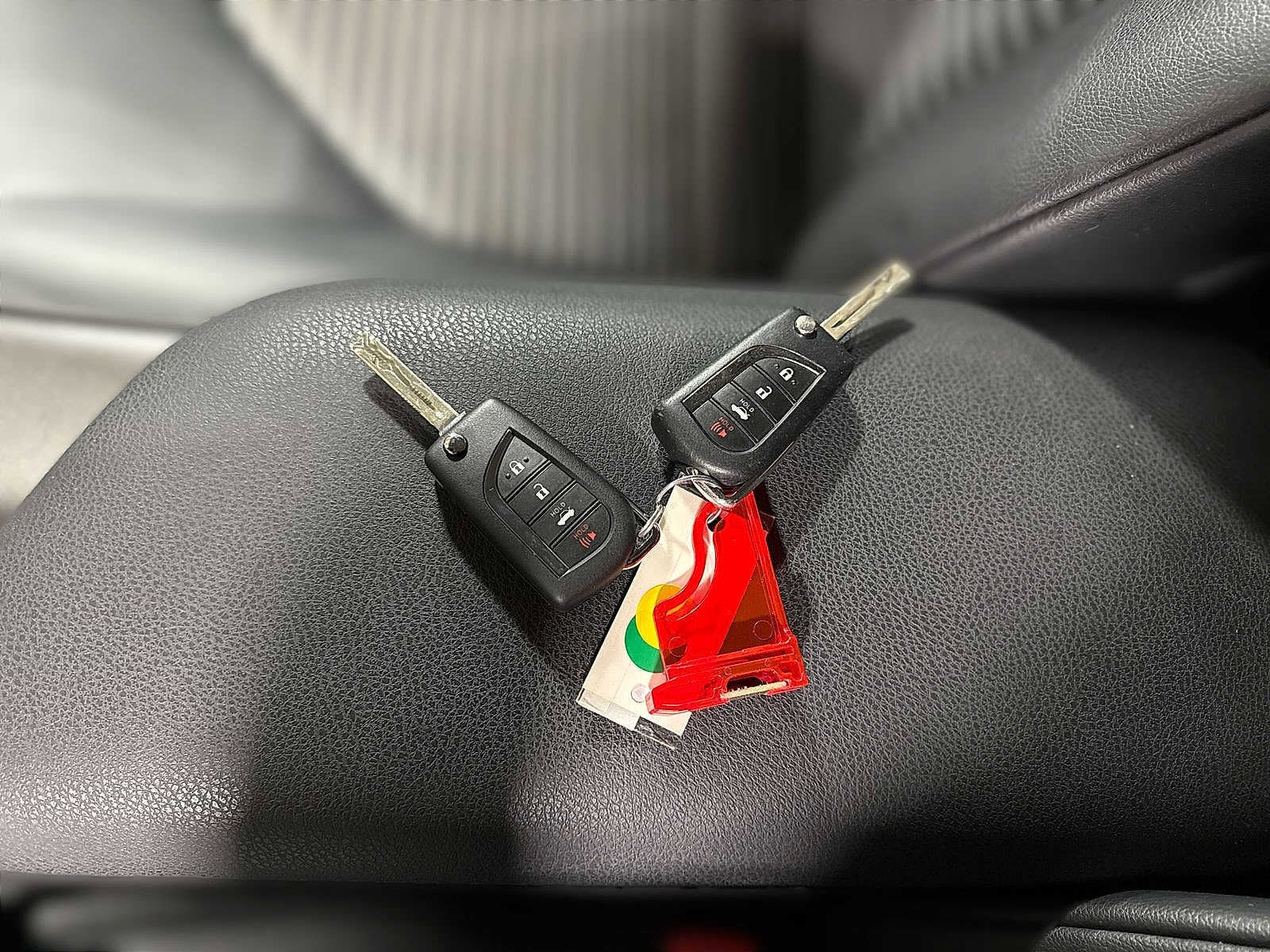 Thumbnail: 2023 Toyota Camry - 31