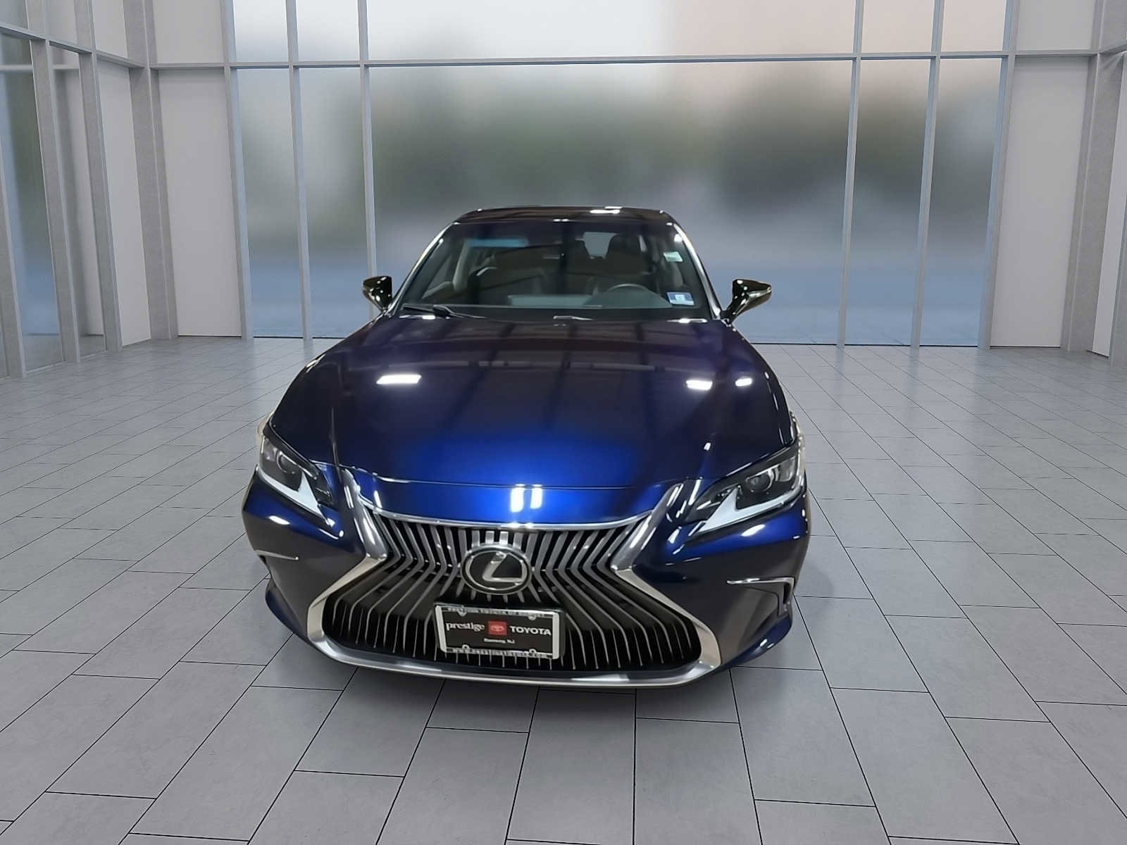 Thumbnail: 2019 Lexus ES - 3