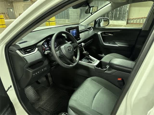 2022 Toyota RAV4 XLE 29