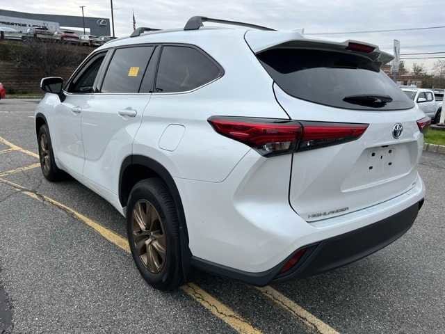 Thumbnail: 2022 Toyota Highlander - 6