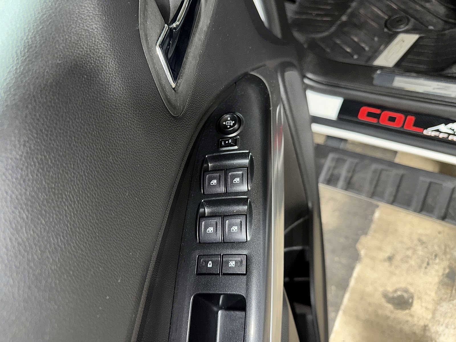 Thumbnail: 2022 Chevrolet Colorado - 22