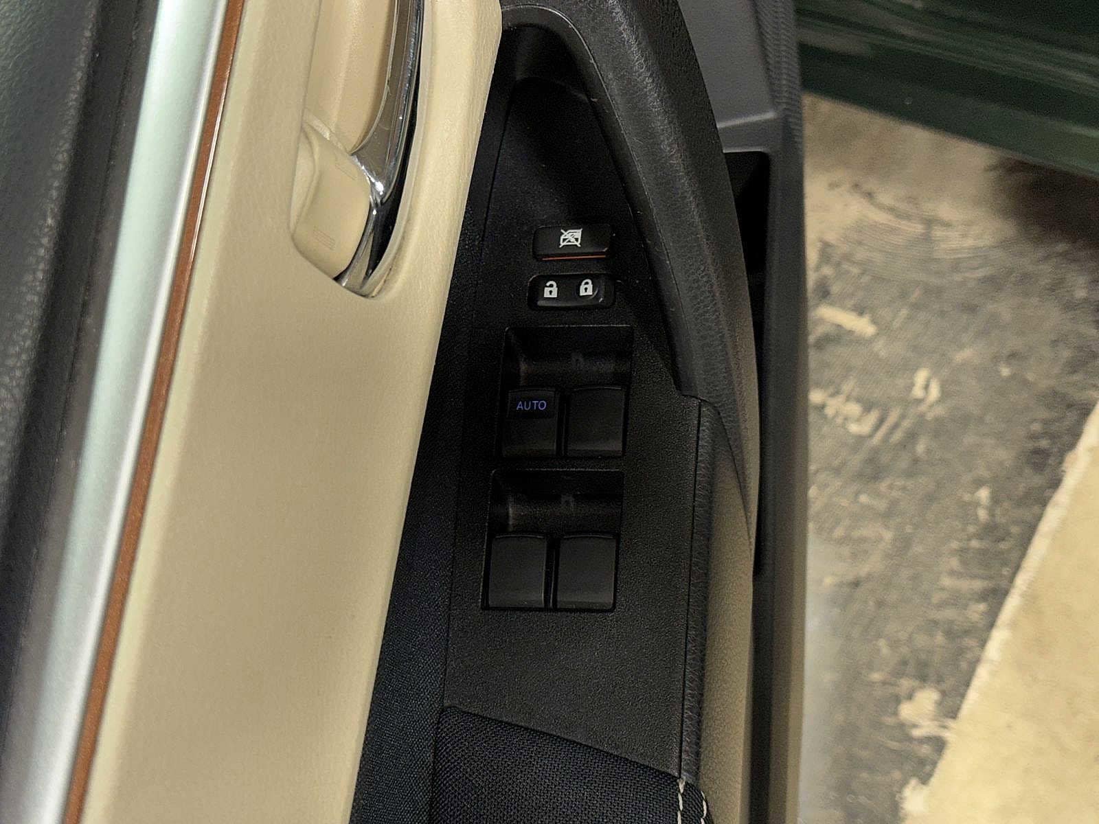 Thumbnail: 2014 Toyota Corolla - 21