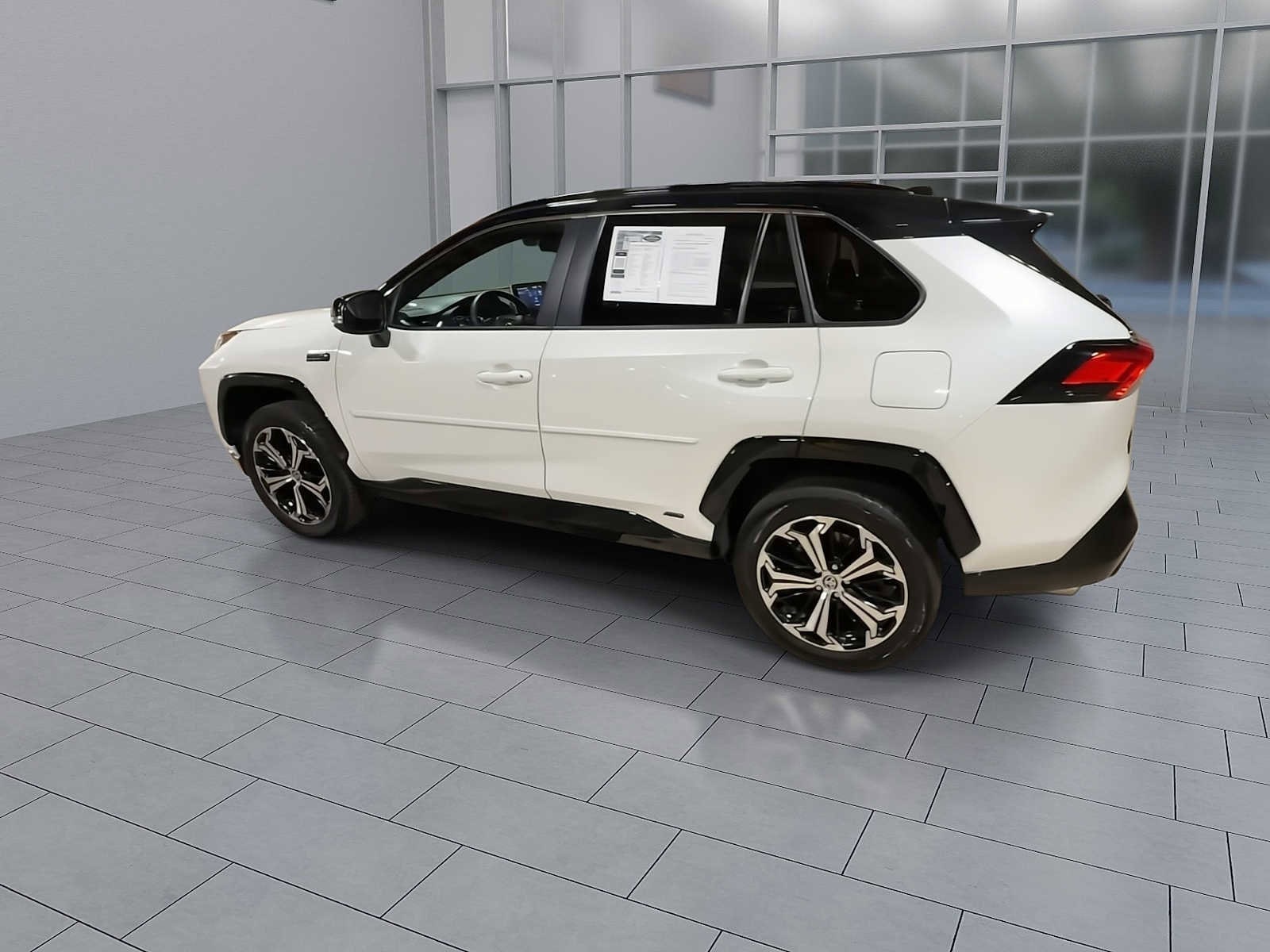 Thumbnail: 2022 Toyota RAV4 - 6