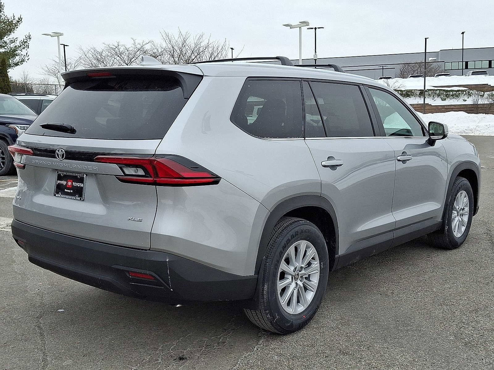 Thumbnail: 2026 Toyota Grand Highlander - 12