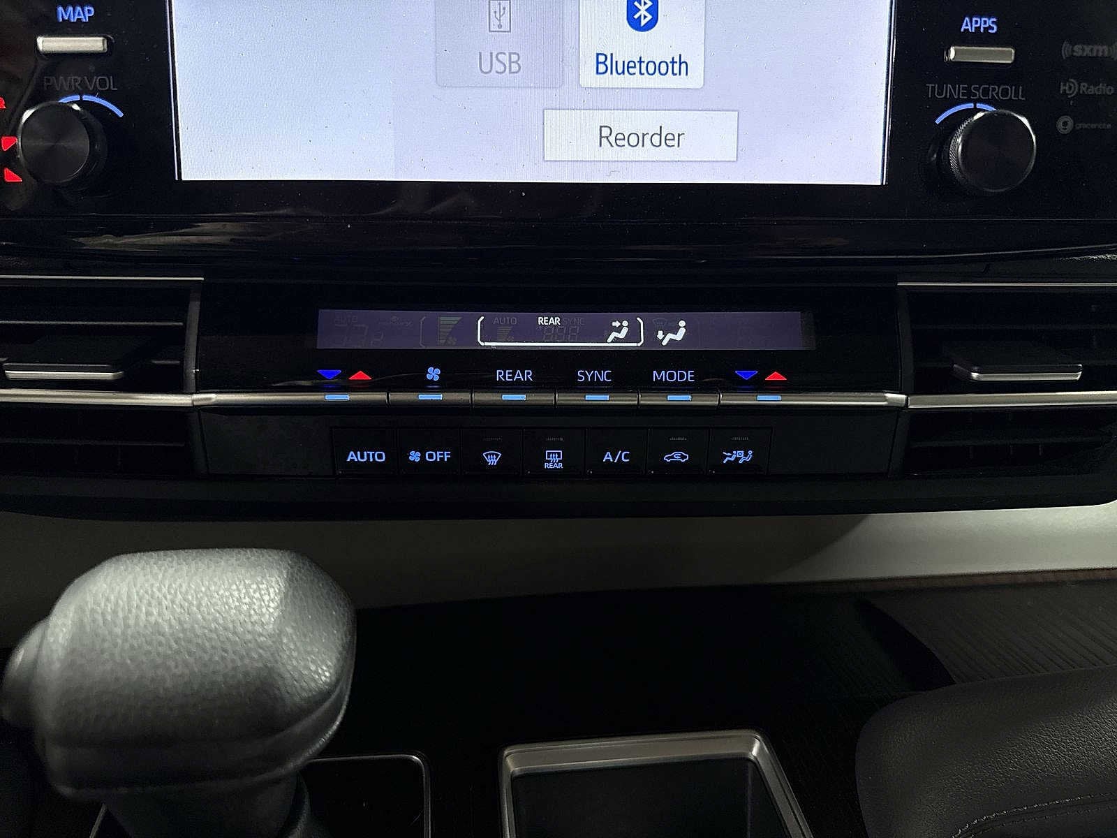 Thumbnail: 2023 Toyota Sienna - 22