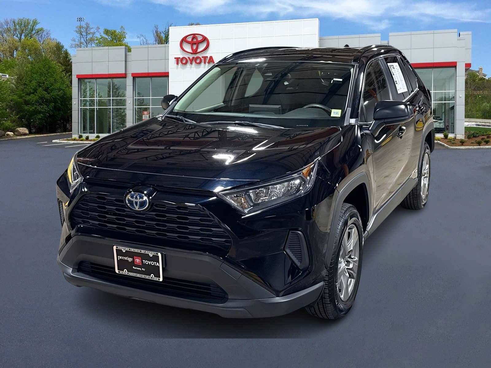 Thumbnail: 2022 Toyota RAV4 - 1