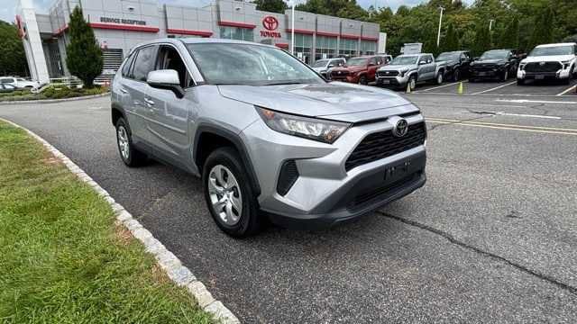 Thumbnail: 2022 Toyota RAV4 - 3