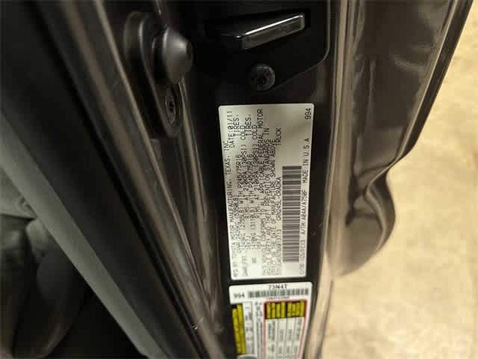 Thumbnail: 2011 Toyota Tacoma - 22