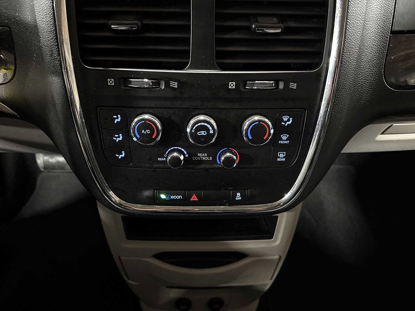 Thumbnail: 2019 Dodge Grand Caravan - 21