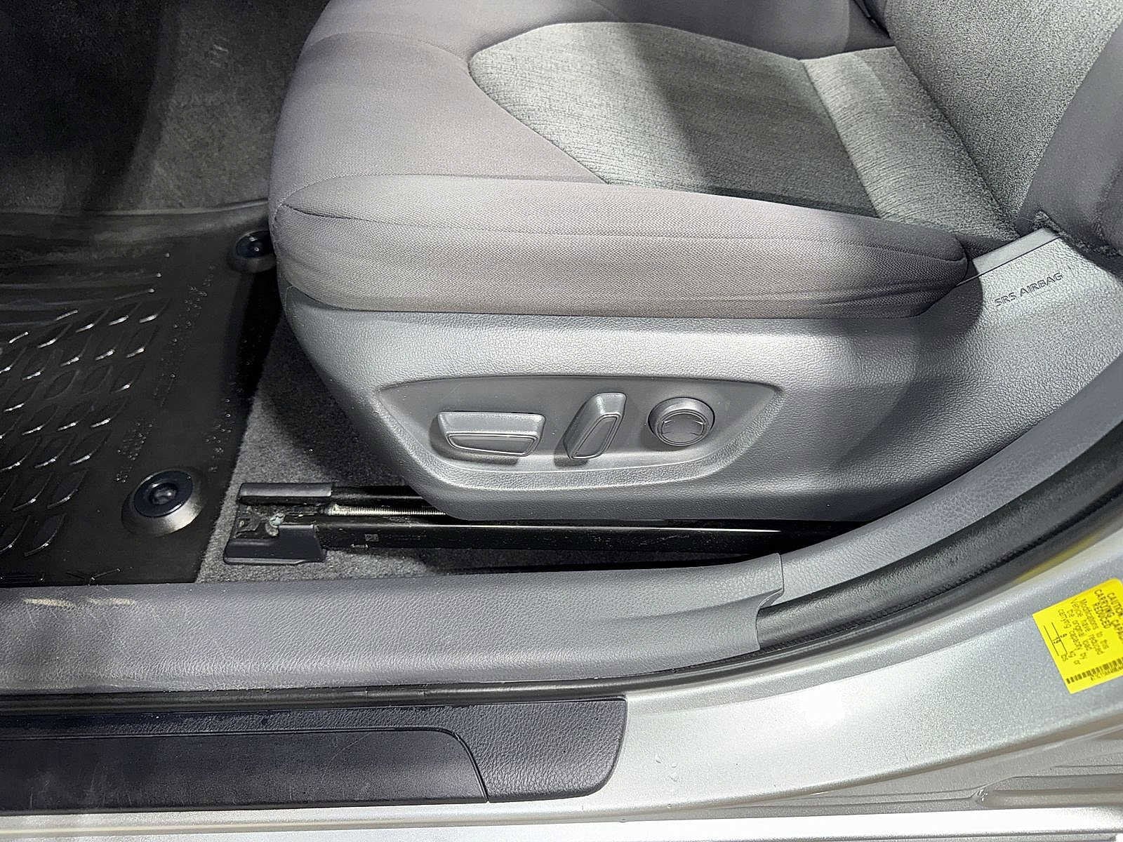 Thumbnail: 2021 Toyota Camry - 22