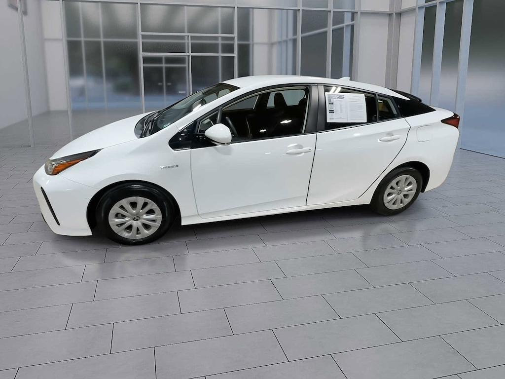 Certified 2019 Toyota Prius L Hatchback