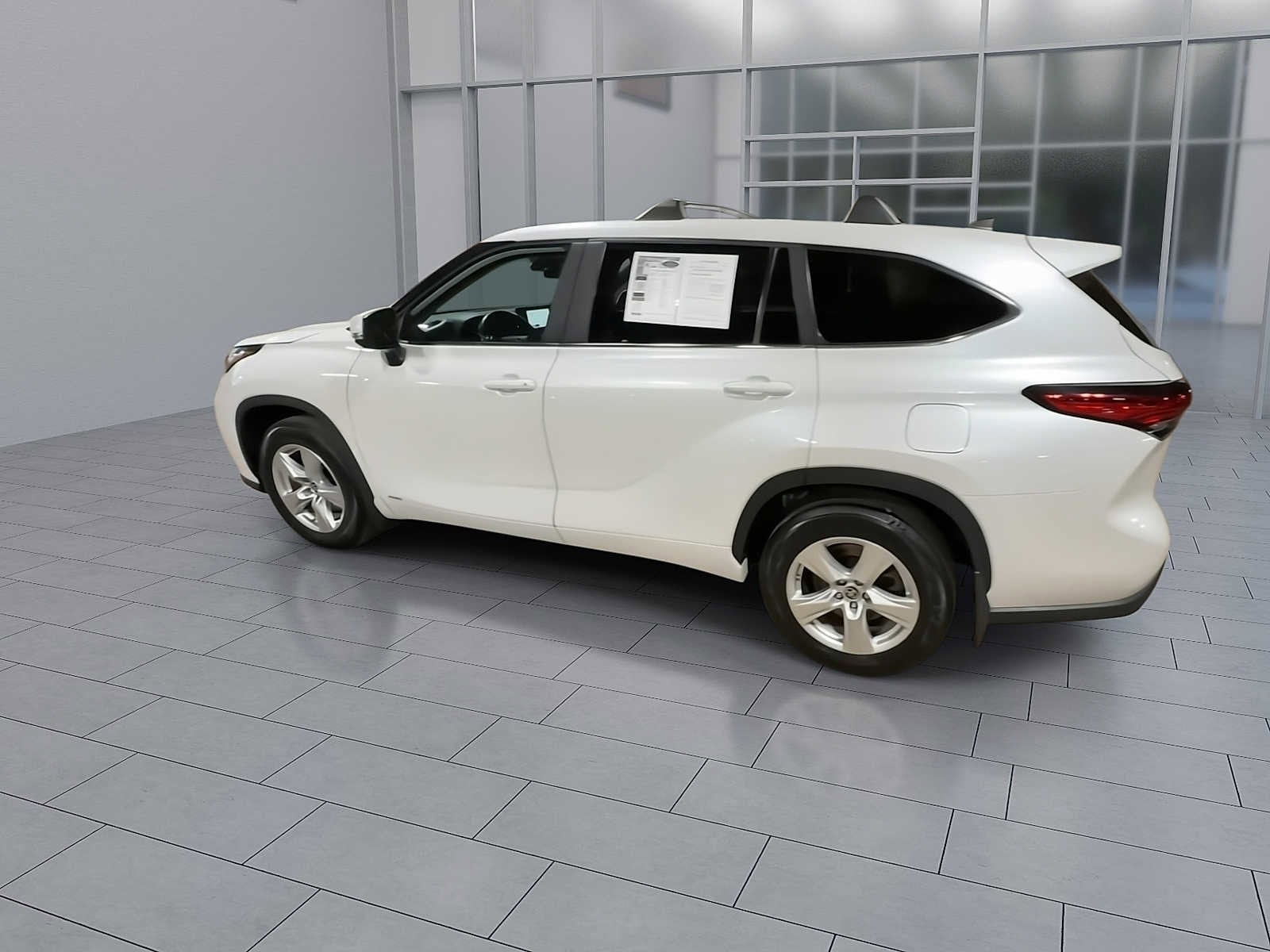 Thumbnail: 2023 Toyota Highlander - 6